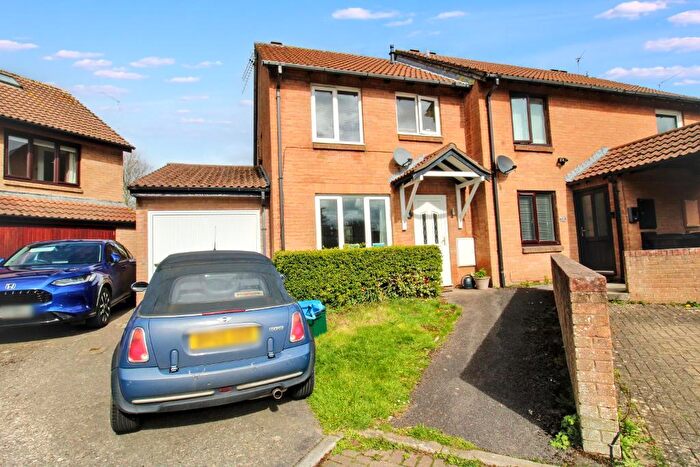 3 Bedroom Semi-Detached House For Sale In Nuthatch Drive, Stapleton, Bristol, BS16