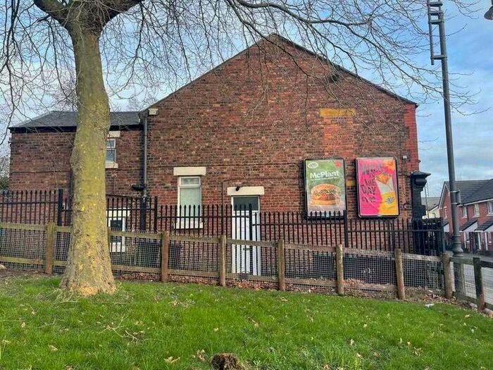 Flat To Rent In Kemble Street, Prescot, Liverpool, L34