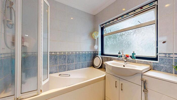 1 Bedroom House To Rent In Sudbury Court Road, Harrow, HA1