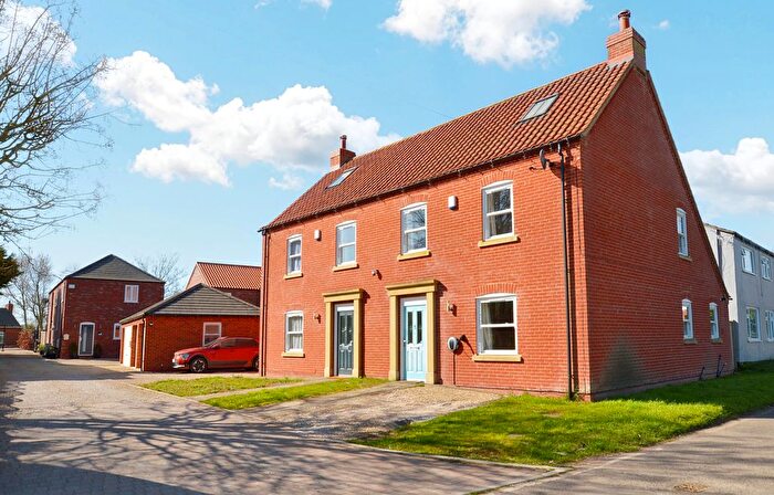 3 Bedroom Semi-Detached House For Sale In East Farm Lane, Fulstow, LN11