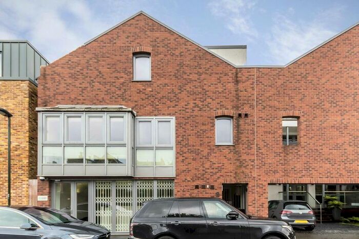 Studio To Rent In Glentham Road, London, SW13