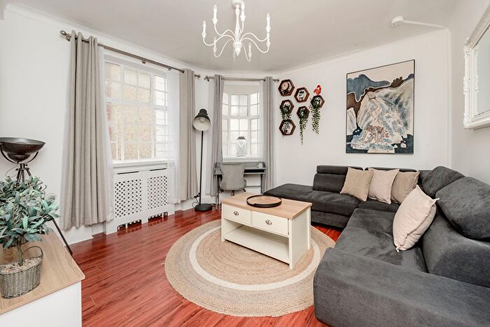 2 Bedroom Flat To Rent In Seymour Street, W1H