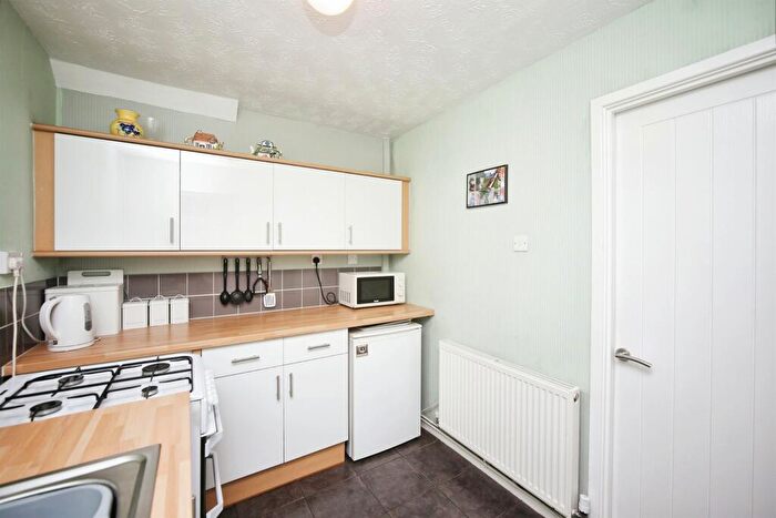 3 Bedroom End Of Terrace House For Sale In Bilbury Close, Redditch, B97