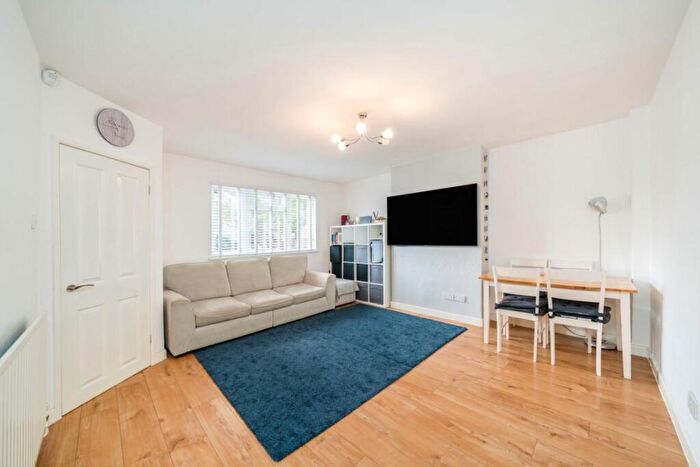 3 Bedroom Terraced House For Sale In Hornfair Road, Charlton, SE7