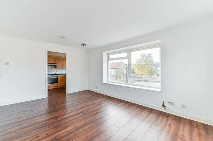 2 Bedroom Flat To Rent In Maple Road, Penge, London, SE20