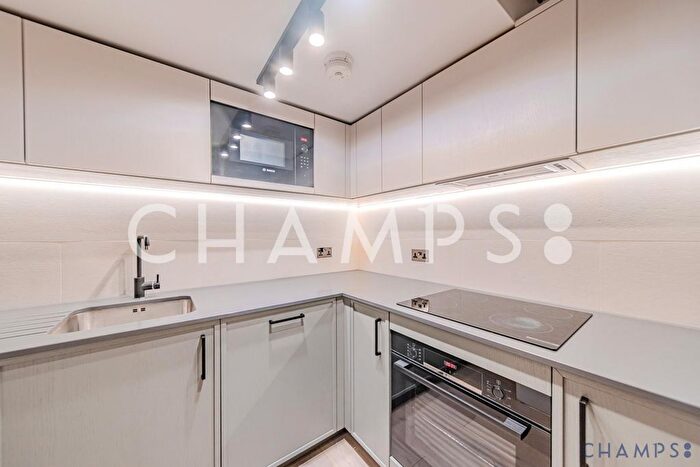 3 Bedroom Flat To Rent In London, SE18