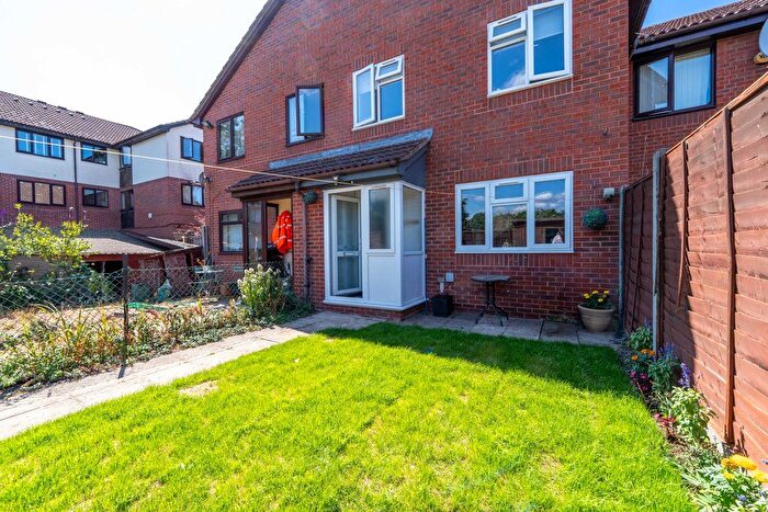 2 Bedroom Terraced House For Sale In Scotts Avenue, Sunbury-On-Thames, TW16
