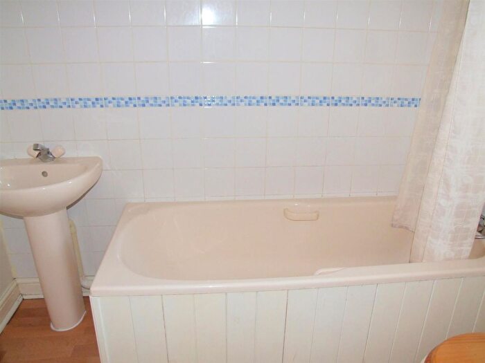 1 Bedroom Town House To Rent In Gartrice Gardens, Halfway, S20