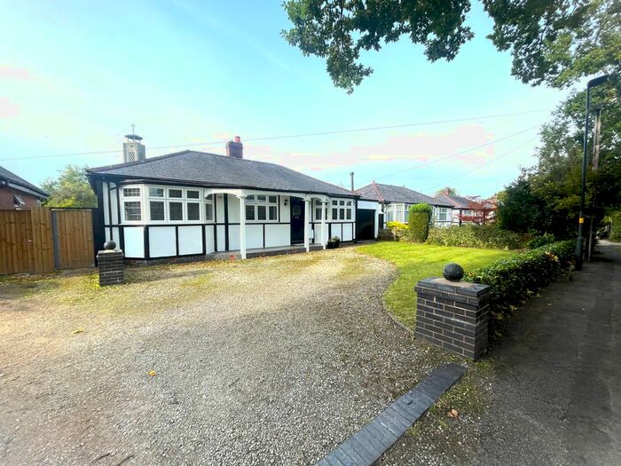 3 Bedroom Bungalow To Rent In Webb Lane, Birmingham, B28