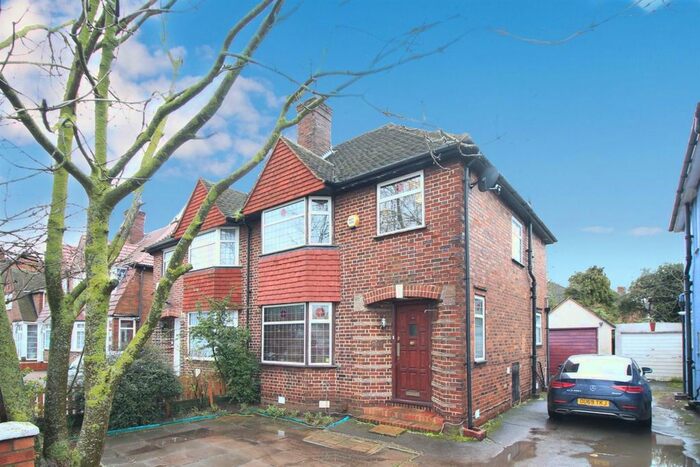 4 Bedroom Semi-Detached House To Rent In Station Road, Hayes UB3