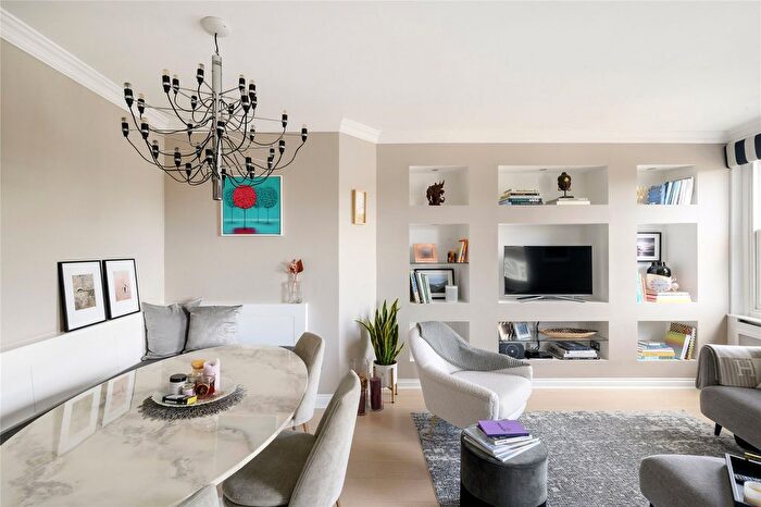 2 Bedroom Flat For Sale In Campden Hill Mansions, London, W8