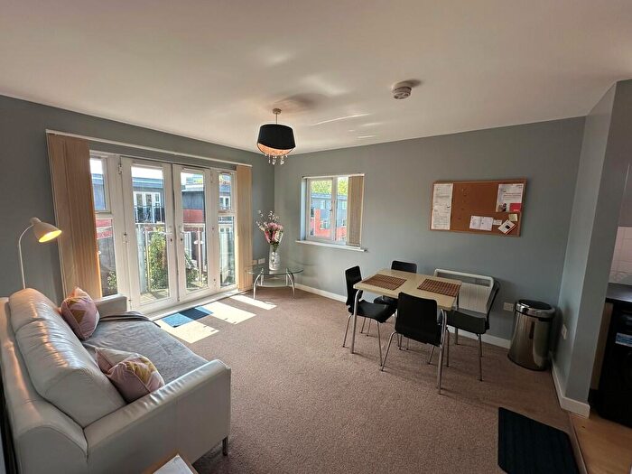 2 Bedroom Apartment To Rent In Caister Hall Apt, CV1