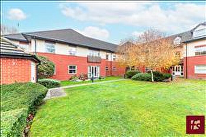 2 Bedroom Apartment To Rent In Pinewood Avenue, Crowthorne, Berkshire, RG45