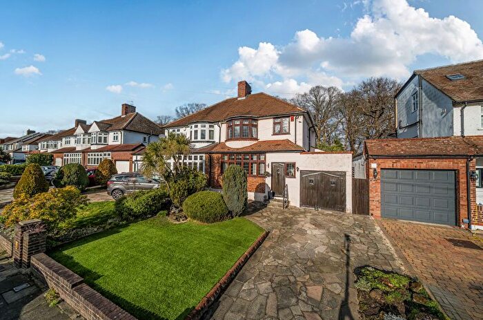 3 Bedroom Semi Detached House For Sale In Colepits Wood Road, Eltham, SE9