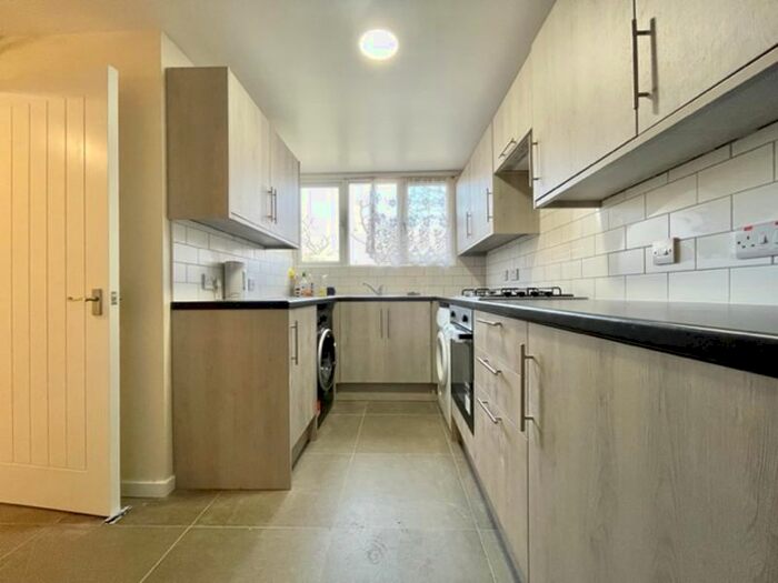 3 Bedroom Maisonette To Rent In Acacia Road, London, N22