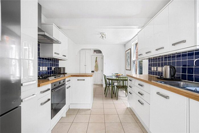 2 Bedroom Terraced House To Rent In Stratford Street - Short Let, OX4