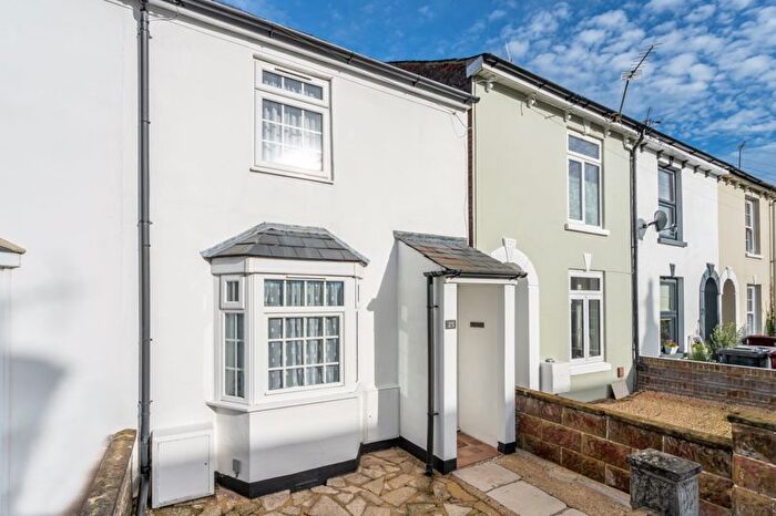 3 Bedroom End Terrace House For Sale In Grove Road, Chichester, PO19