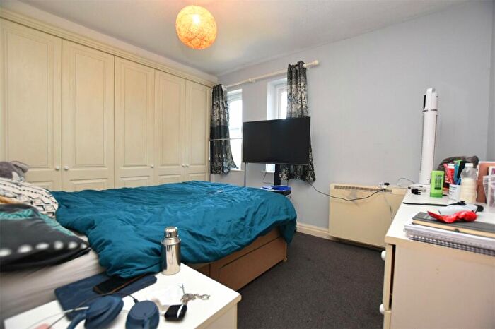 1 Bedroom Flat For Sale In Navigation Way, Blackburn, Lancashire, BB1
