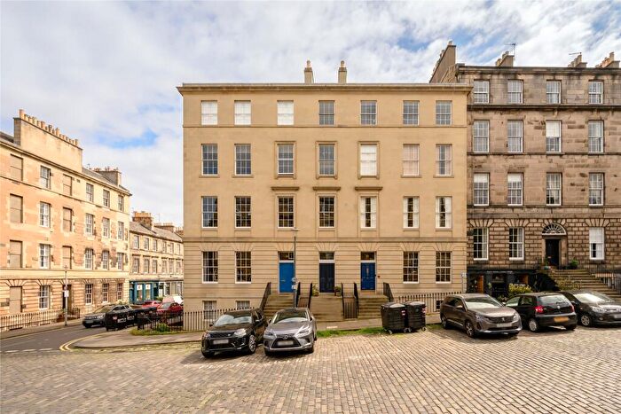 3 Bedroom Apartment For Sale In St. Vincent Street, Edinburgh, Midlothian, EH3