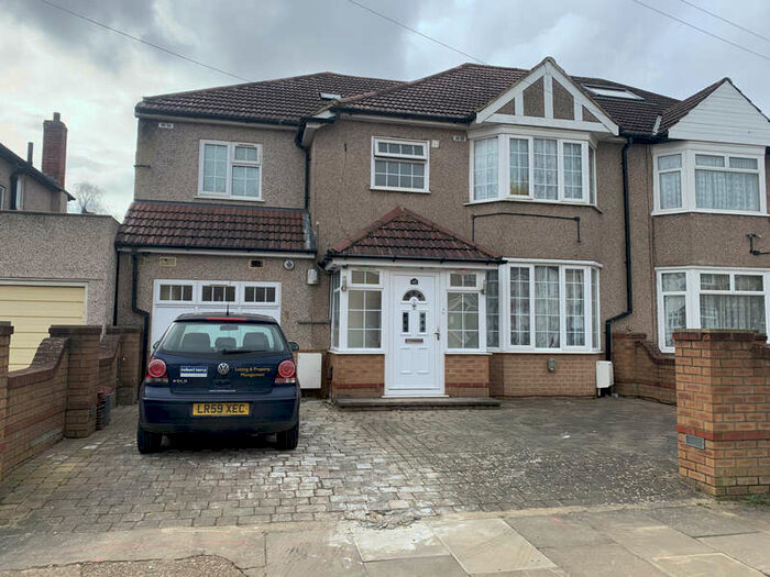 6 Bedroom Semi-Detached House To Rent In 45 Pinner Park Gardens, HA2