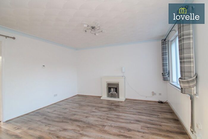 3 Bedroom Terraced House For Sale In Haven Gardens, Grimsby, DN31