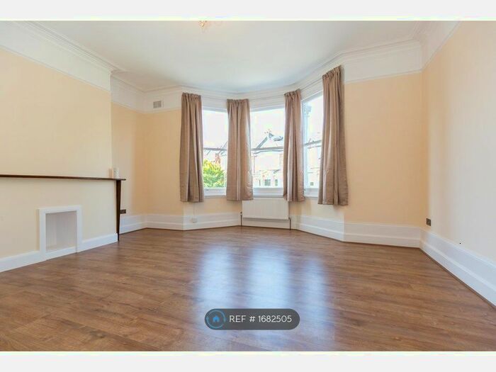1 Bedroom Flat To Rent In Balham Park Road, London, SW12