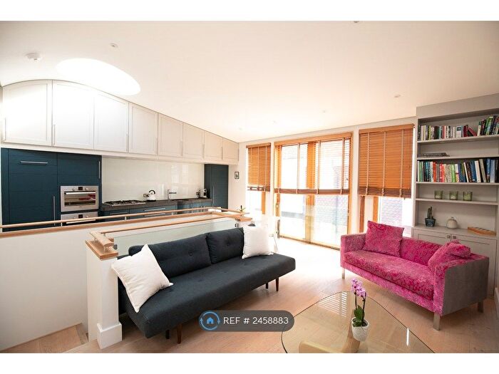 2 Bedroom Terraced House To Rent In Simon Close, Notting Hill, London, W11
