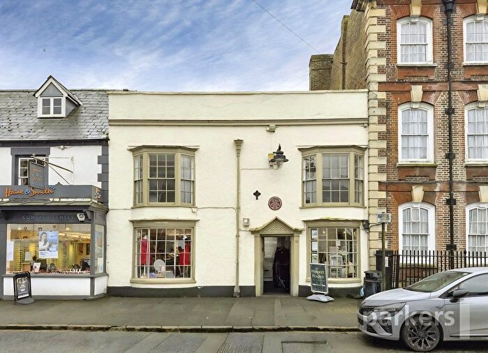 2 Bedroom Flat To Rent In High Street, Highworth, Swindon, Wiltshire, SN6