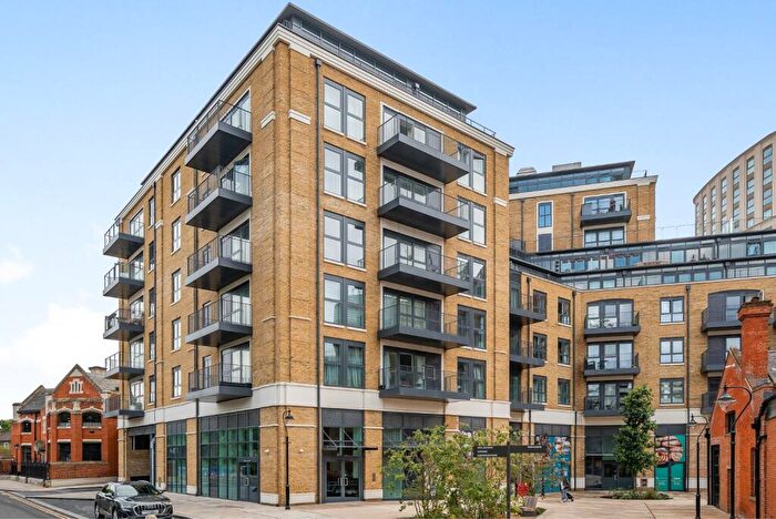 2 Bedroom Flat To Rent In Heritage Walk, Kingston Upon Thames, KT1