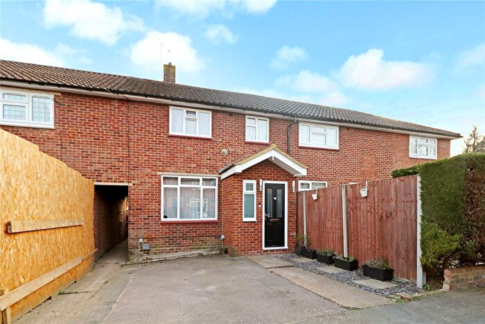 3 Bedroom Terraced House For Sale In Woking, Surrey, GU21