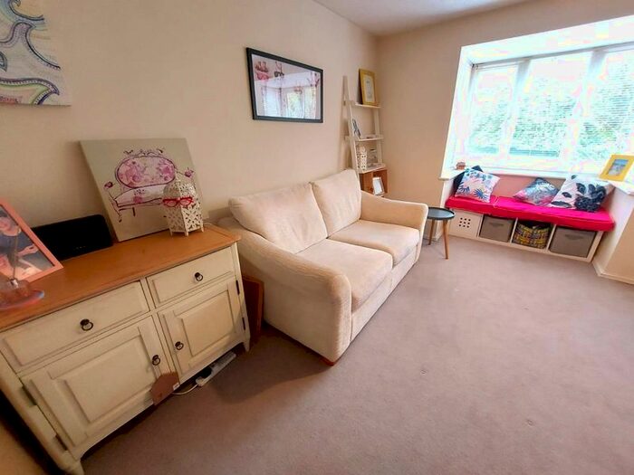 2 Bedroom Terraced House To Rent In Felbrigg Close, Luton, LU2