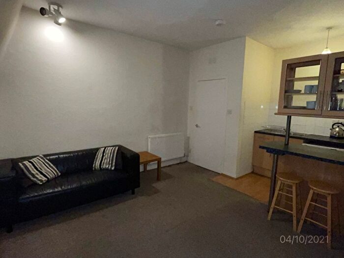 1 Bedroom Flat To Rent In Bedford Road, Top Floor Right, Aberdeen, AB24