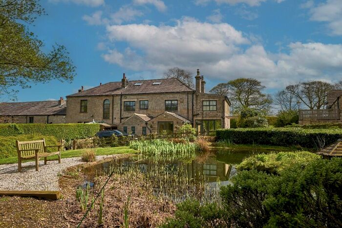 5 Bedroom Detached House For Sale In Dean Head, Scotland Lane, Leeds, West Yorkshire, LS18