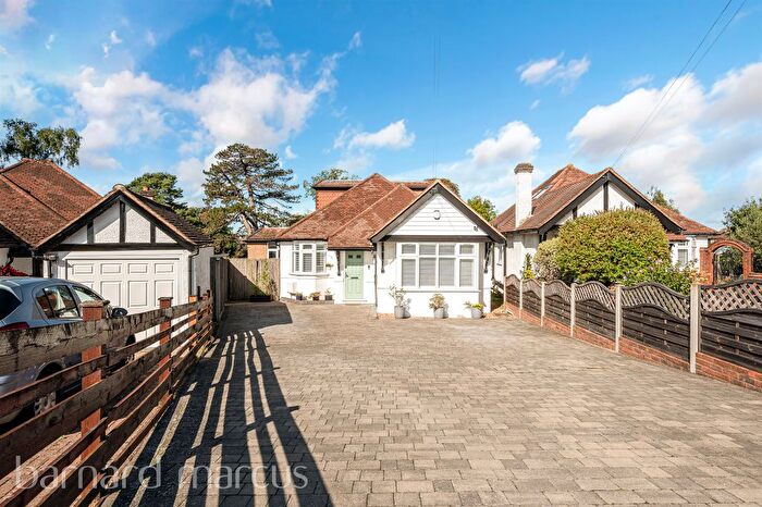 4 Bedroom Detached House For Sale In The Grange, Worcester Park, KT4