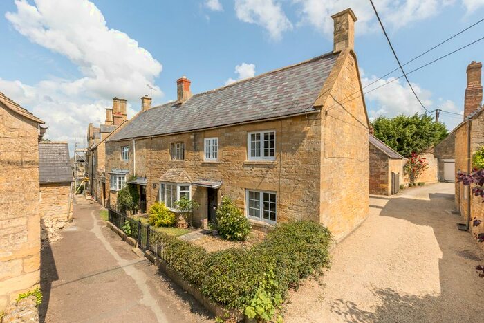 5 Bedroom Detached House For Sale In Main Street, Willersey, Broadway, WR12