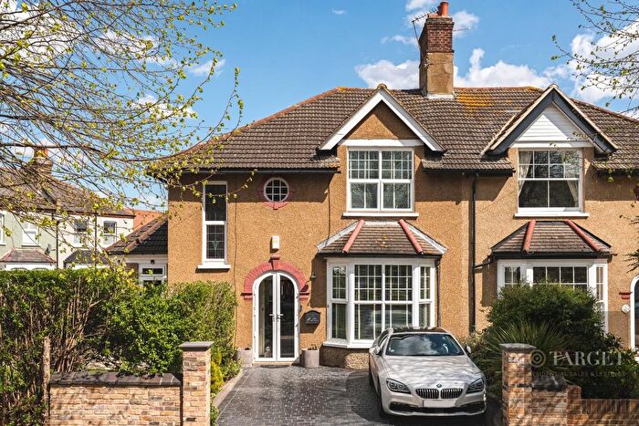 4 Bedroom Semi Detached House For Sale In First Avenue, Enfield, EN1