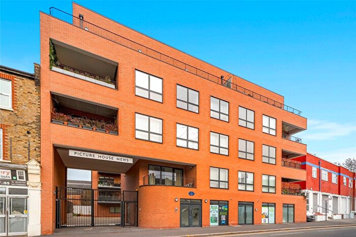 2 Bedroom Flat For Sale In Cunard Apartments, Picture House Mews, Walthamstow, E17