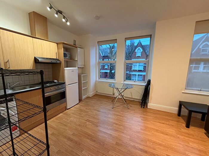 1 Bedroom Flat To Rent In Fairbridge Road, London, N19
