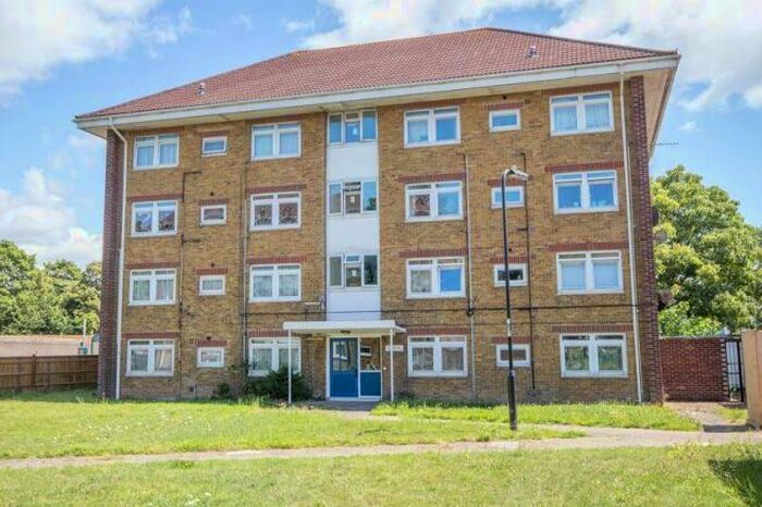 1 Bedroom Apartment To Rent In Clover Nooke, Old Redbridge Road, SO15