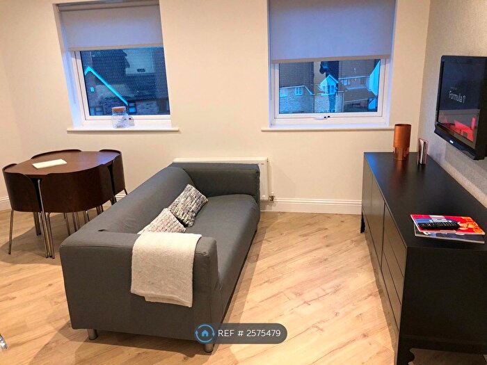 1 Bedroom Flat To Rent In Woodhead Drive, Cambridge, CB4