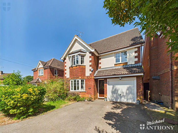 4 Bedroom Detached House For Sale In Whitehead Way, Aylesbury, HP21