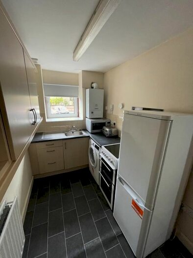 4 Bedroom Flat To Rent In Victoria Road, Dundee, DD1