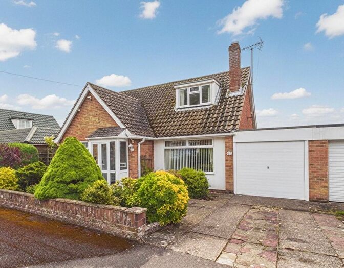 3 Bedroom Detached Bungalow For Sale In Yeoman Gardens, Willesborough, Ashford, TN24