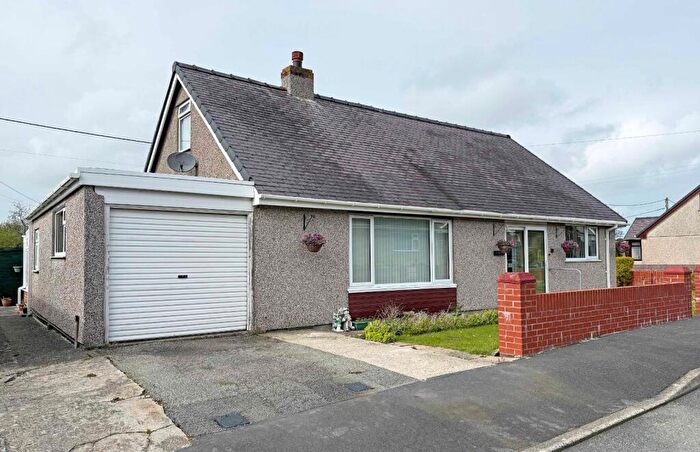 3 Bedroom Bungalow For Sale In Tan Y Cae, Bethel, Caernarfon, Gwynedd, LL55