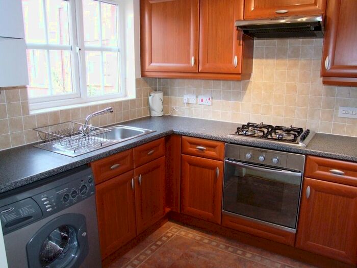 2 Bedroom Flat To Rent In Laxton Grove, Solihull B91