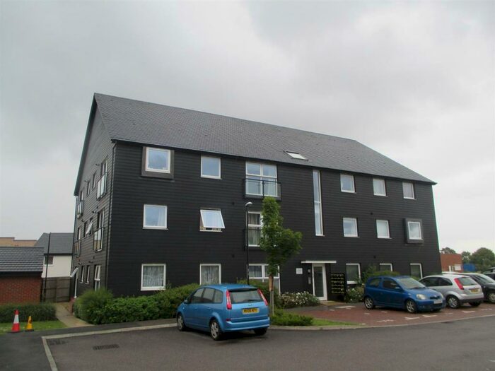 2 Bedroom Apartment To Rent In Hither Fields, Gravesend, Kent, DA11