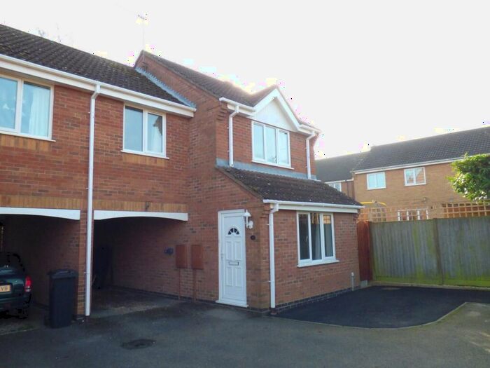 3 Bedroom House To Rent In Deene Close, Market Harborough, LE16