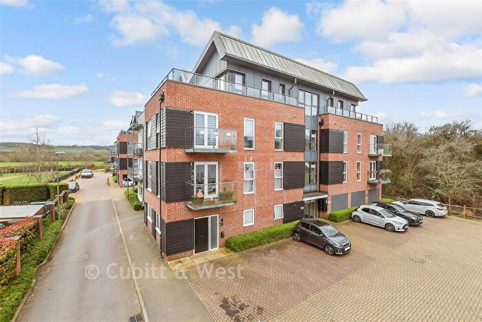 2 Bedroom Apartment For Sale In The Kilns, Redhill, Surrey, RH1