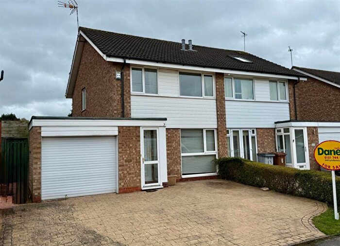 3 Bedroom Semi Detached House For Sale In Mappleborough Road, Shirley, Solihull, B90