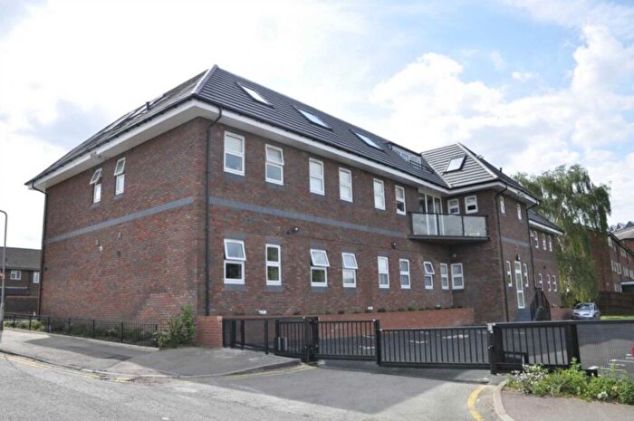 2 Bedroom Apartment For Sale In Southgate Road, Potters Bar, EN6